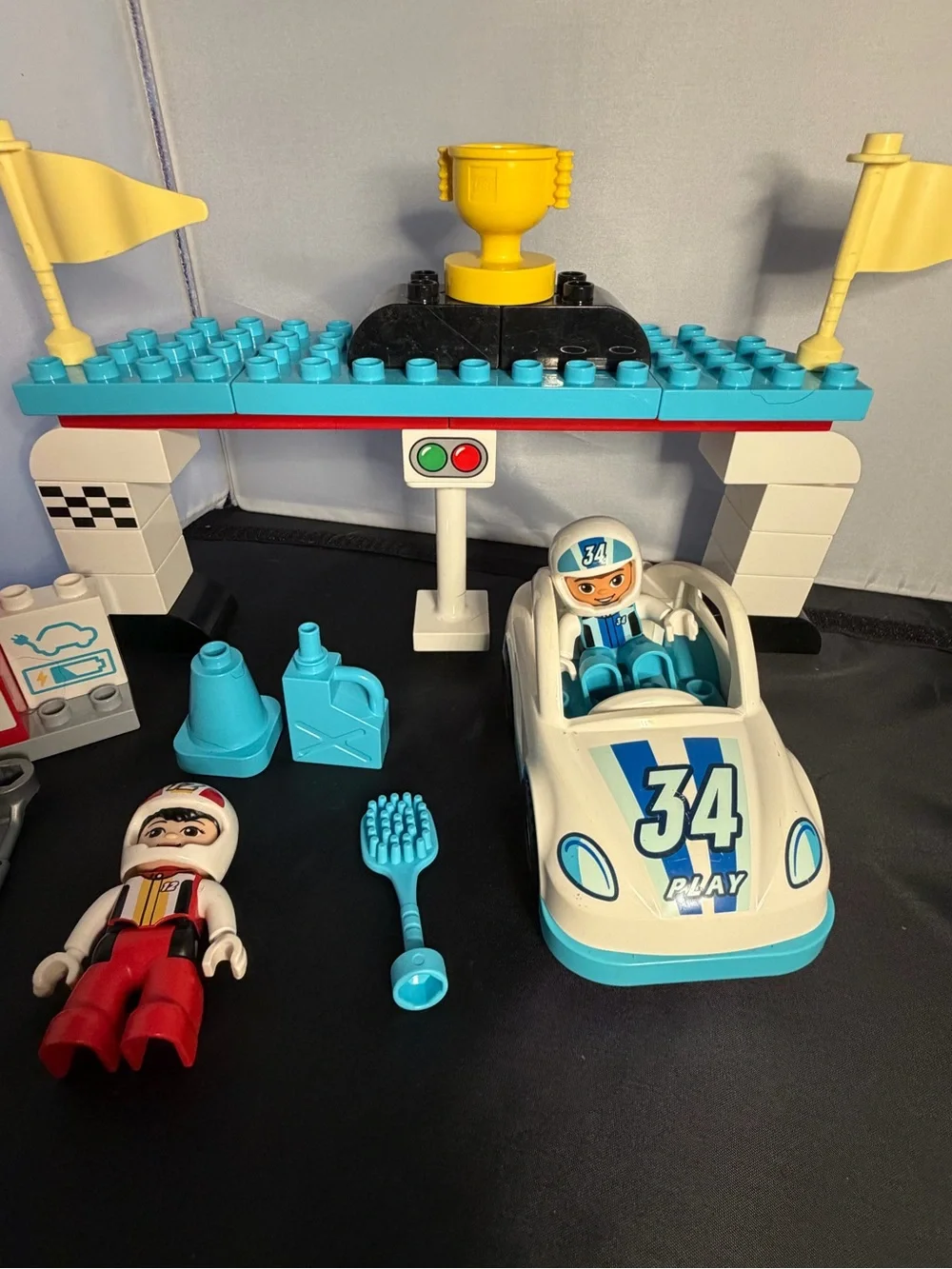 LLEGO DUPLO 10947 Race Cars Track #34 Car Drivers Trophy Incomplete